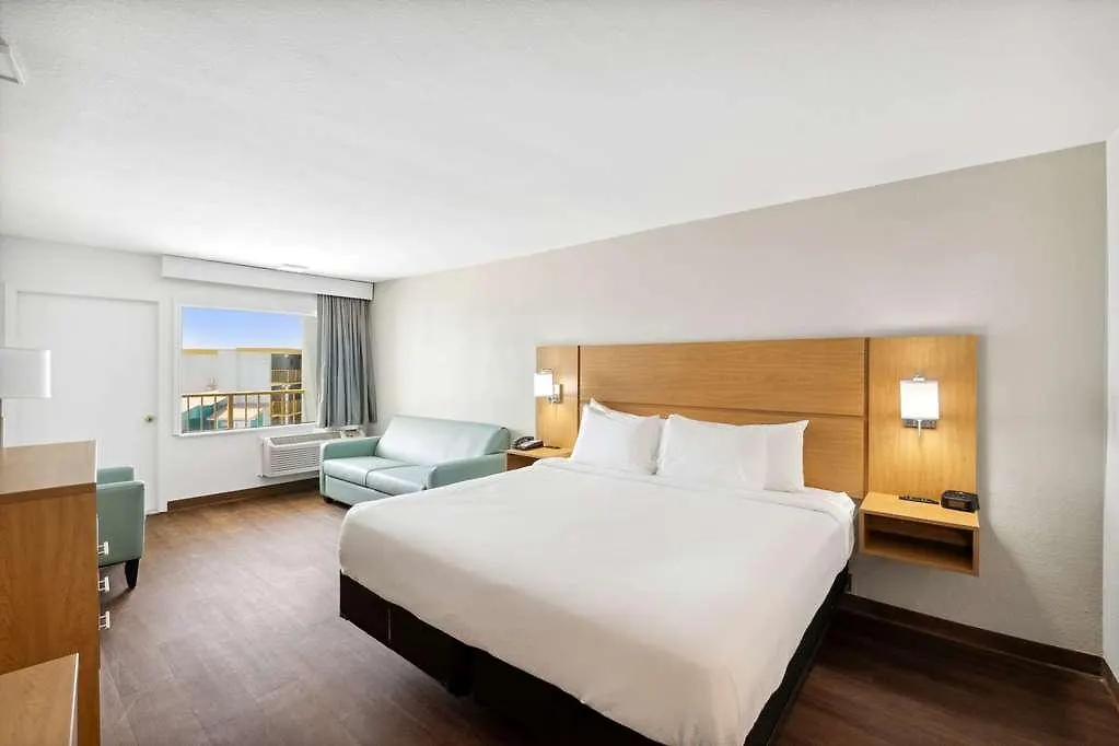 Chateau Beachfront Hotel, A By The Sea Resort Panama City Beach United States