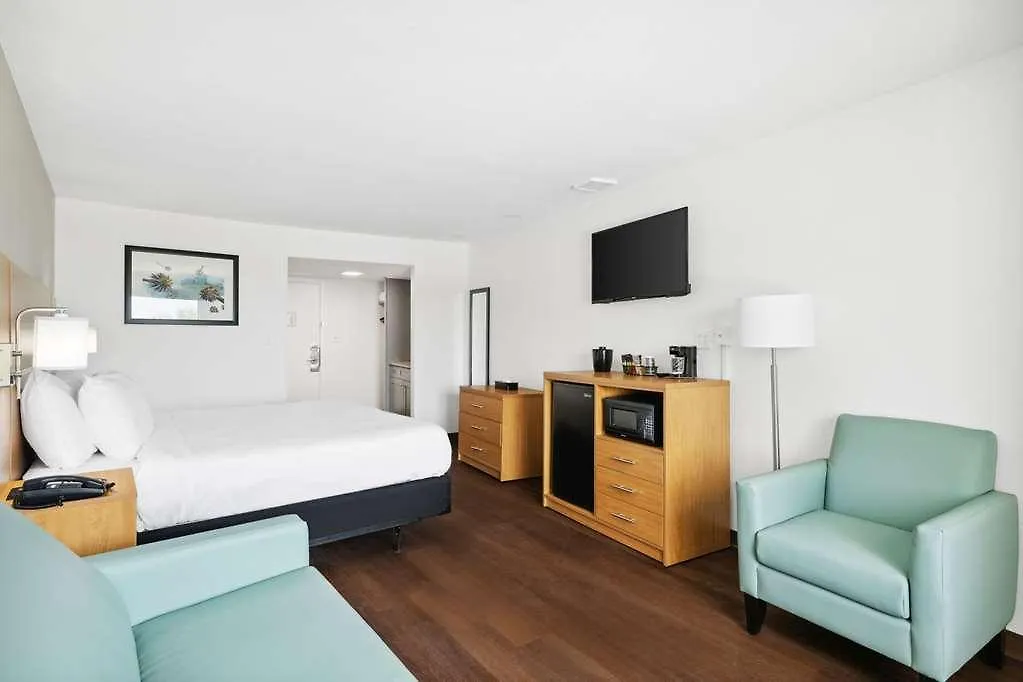 Chateau Beachfront Hotel, A By The Sea Resort Panama City Beach 3*,
